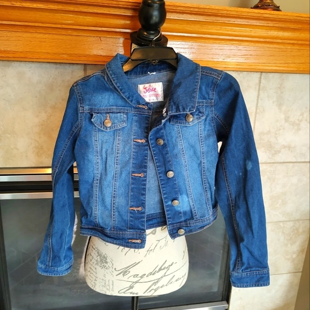 💥3/$20 Justice 8/10 Jean Jacket!